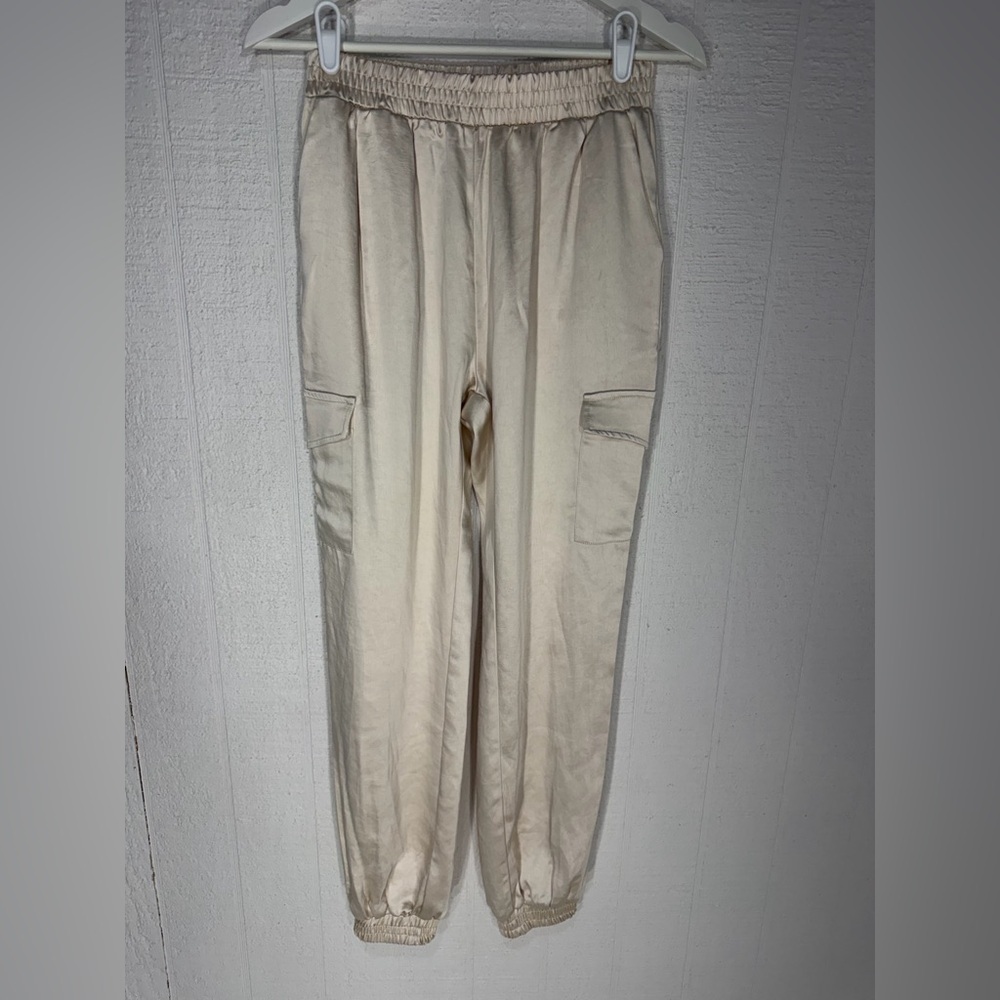 NWOT Forever 21 satin Cream Cargo Jogger Pants size S
